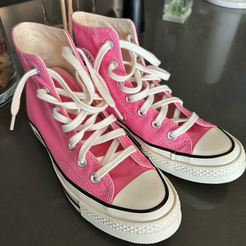 Pink converse